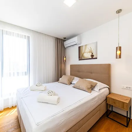 Porto Sole By Belmont Realty 아파트 *